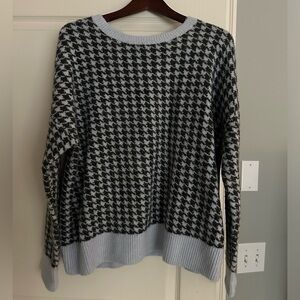 Loft soft and very warm sweater. Size XL. Excellent used condition.
